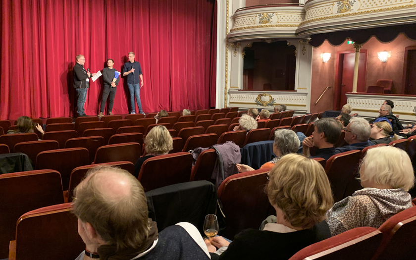 Vergabe des Norderneyer Preises Schreibtisch am Meer vor Publikum im Kurtheater