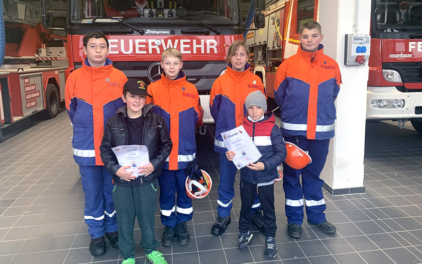 Die sechs Kinder und Jugendlichen der Feuerwehr haben ihre Prüfungen bestanden