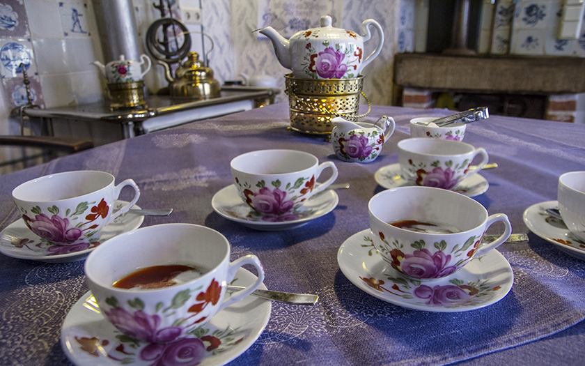 Gedeckter Tisch für die Teezeremonie