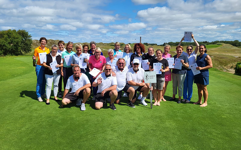 Golfevent 2022 mit den Damen und dem Organisator