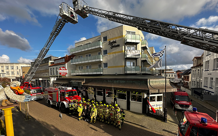 Hotel Friese spendet zum 150. Jubiläum an die Feuerwehr