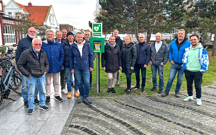 Zwei Defibrillatoren für den Notfall