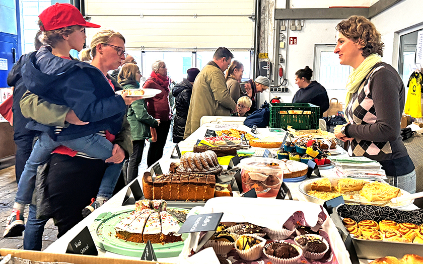 Herbstbasar trotzt dem Regen