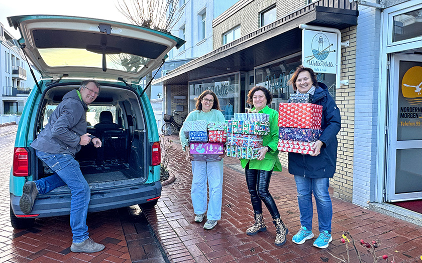Über 300 Päckchen abgegeben