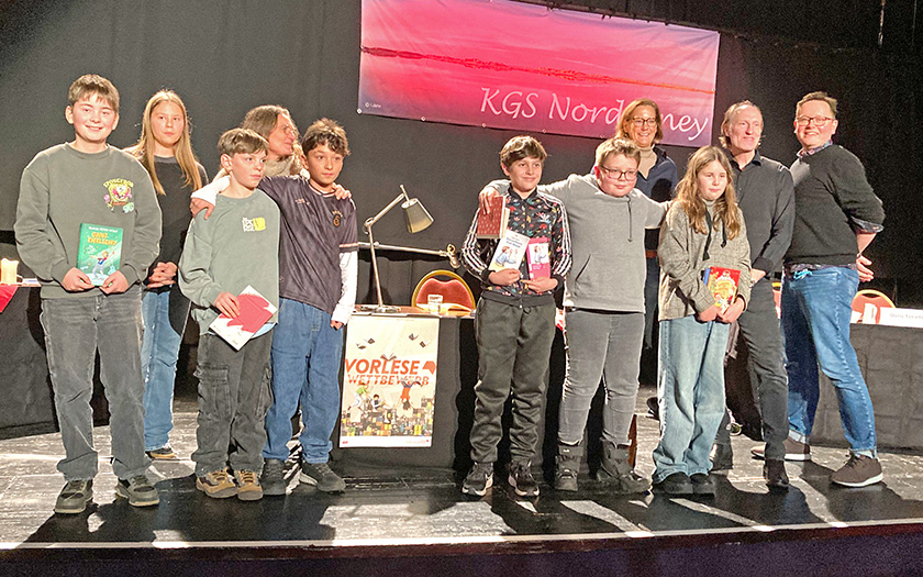 Momo gewinnt Vorlesewettbewerb